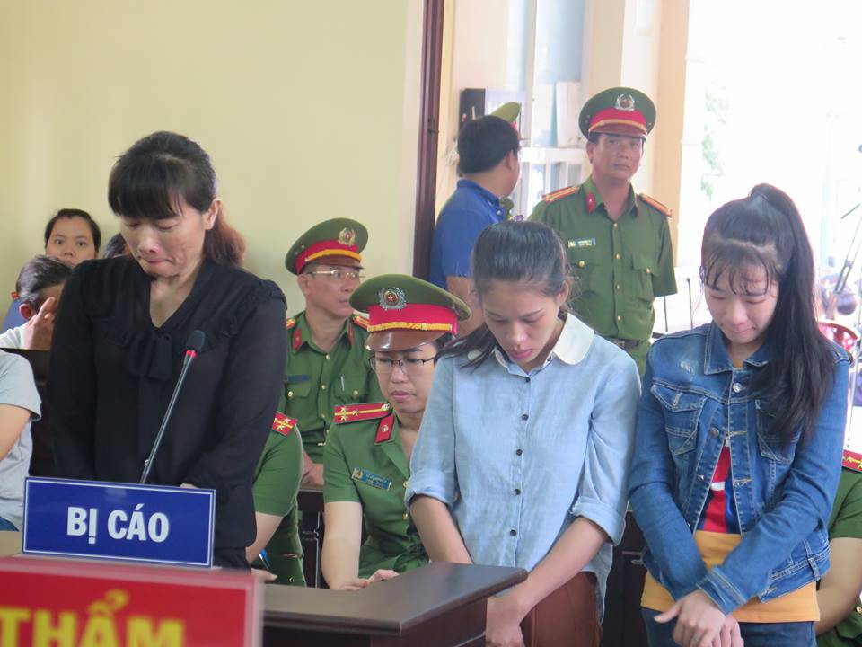 Đang xử bảo mẫu mầm non Mầm Xanh hành hạ trẻ