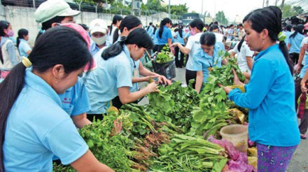 Kh&ocirc;ng tăng ca, c&ocirc;ng nh&acirc;n sống bằng g&igrave;? - Ảnh 1.