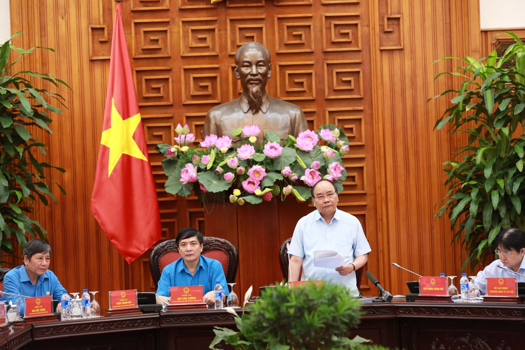 Thủ tướng Nguyễn Xuân Phúc: Tạo điều kiện tối đa để xây dựng thiết chế Công đoàn, phục vụ công nhân