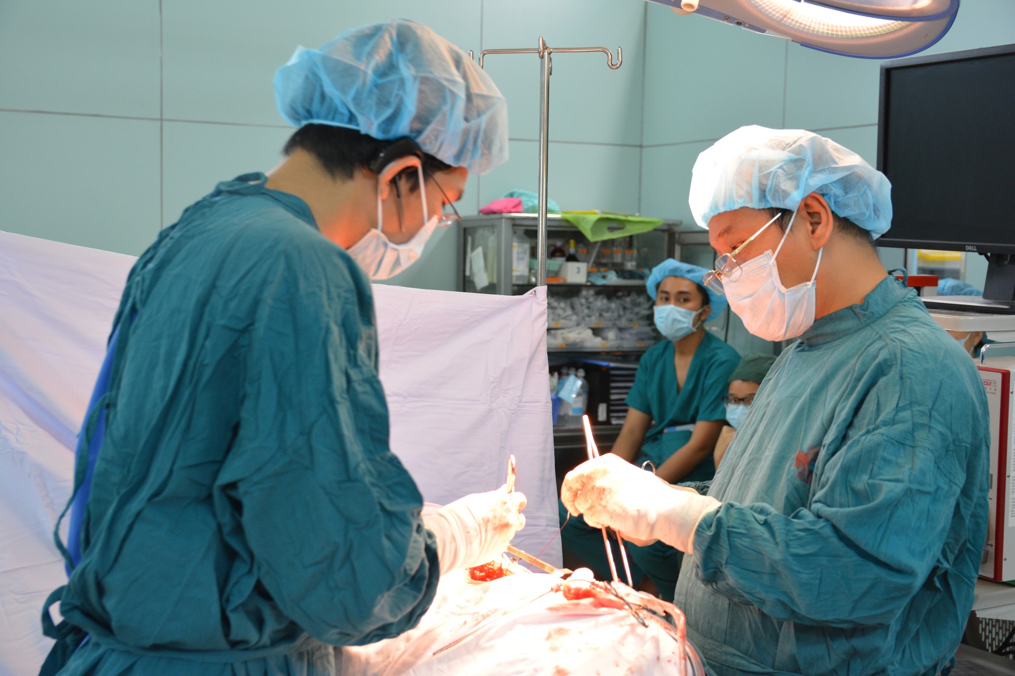 Bị hoại tử ruột không biết, thai phụ đau đớn dữ dội