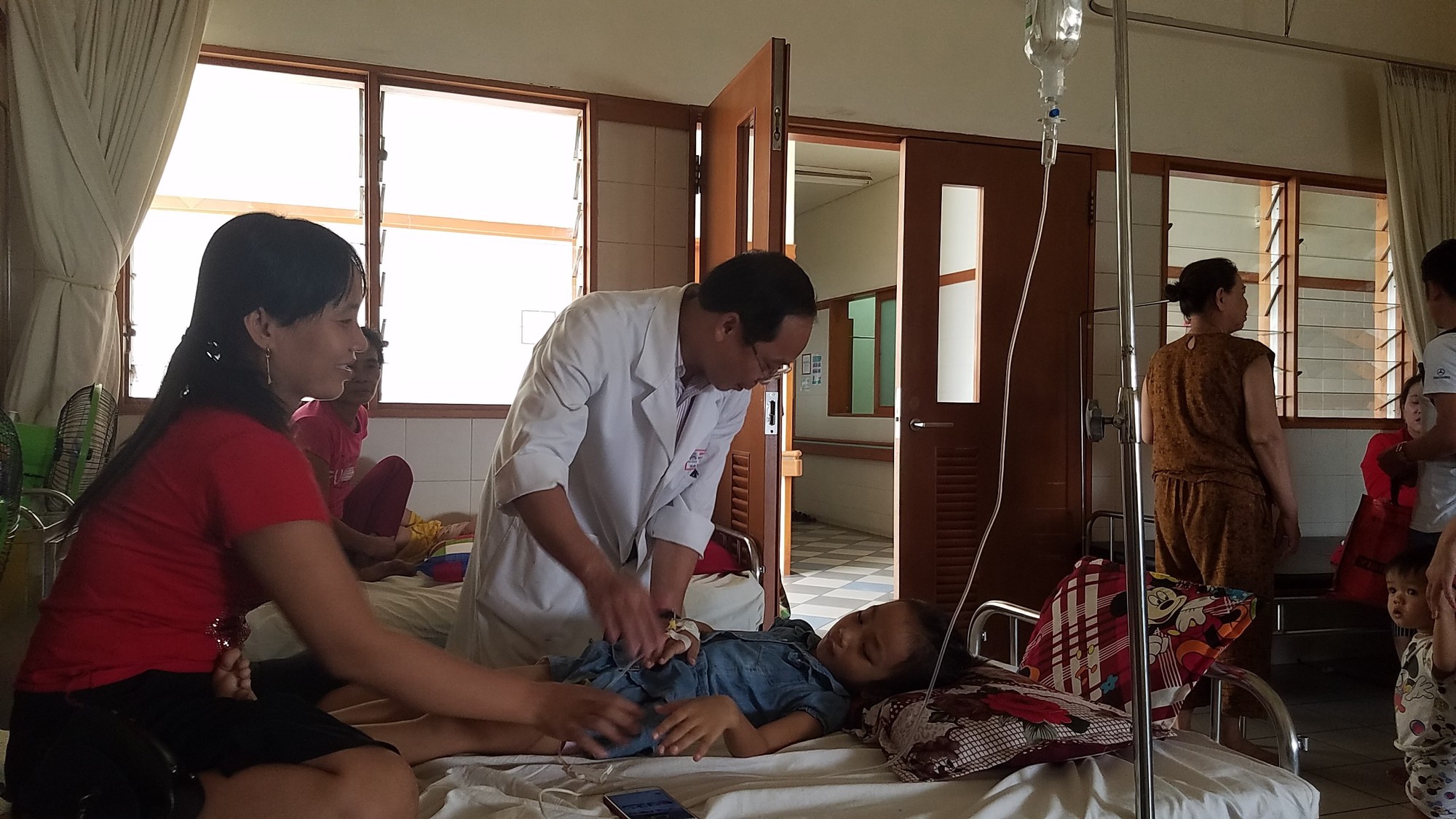 Phẫu thuật thành công trẻ 6 tuổi bị sỏi mật kích cỡ lớn hiếm gặp