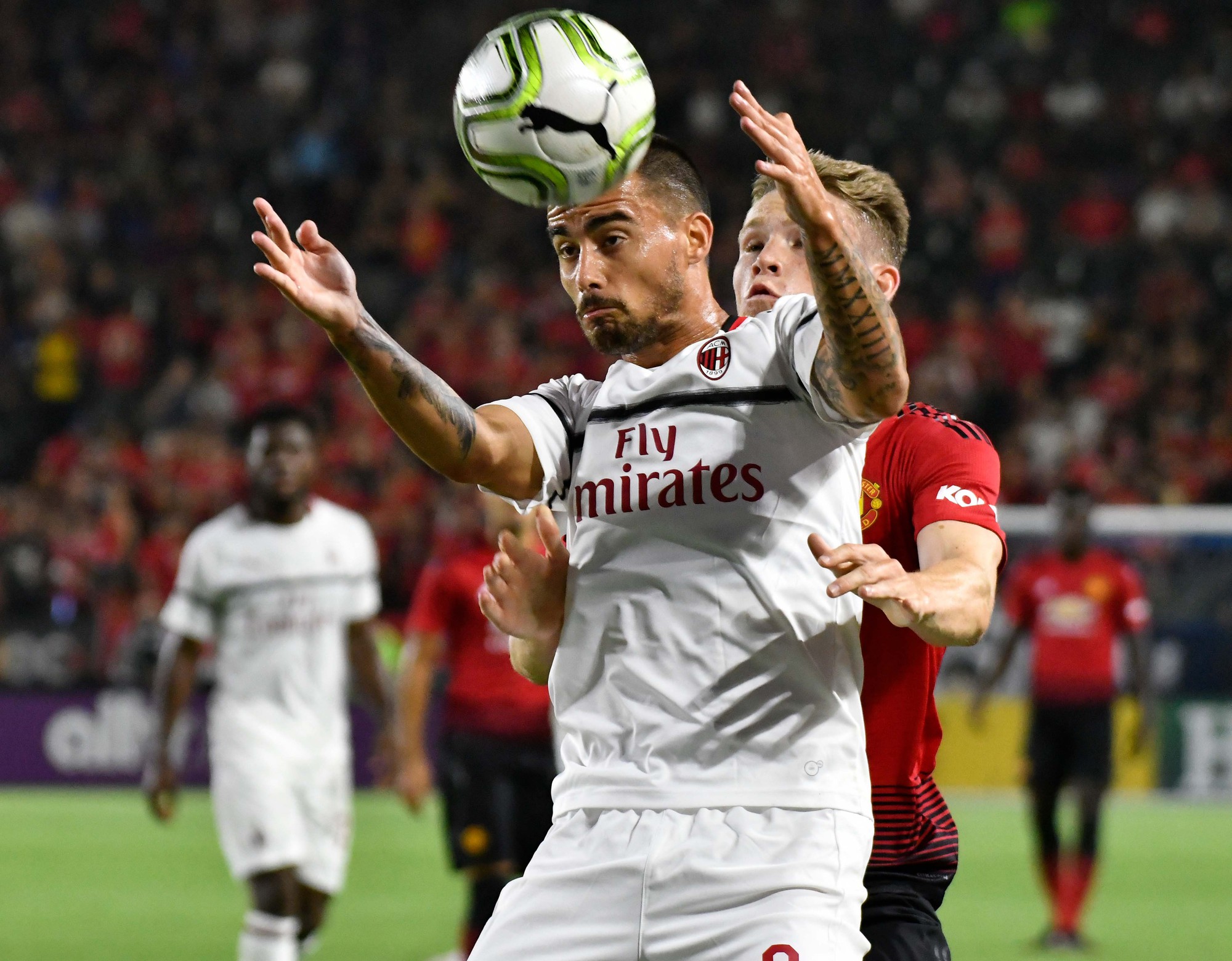 Kịch t&iacute;nh loạt s&uacute;t lu&acirc;n lưu 11m gi&uacute;p M.U thắng AC Milan - Ảnh 1.