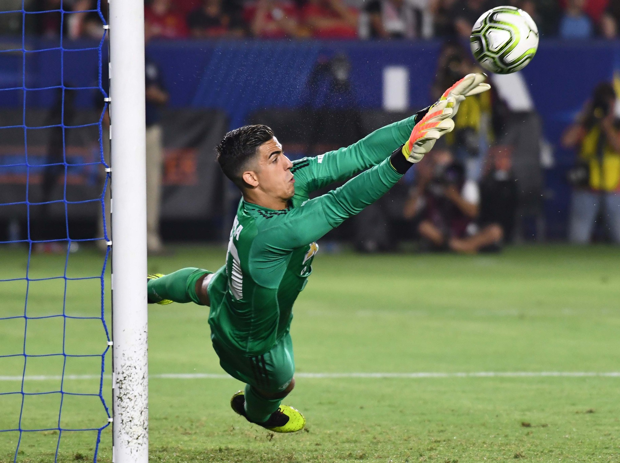Kịch t&iacute;nh loạt s&uacute;t lu&acirc;n lưu 11m gi&uacute;p M.U thắng AC Milan - Ảnh 6.