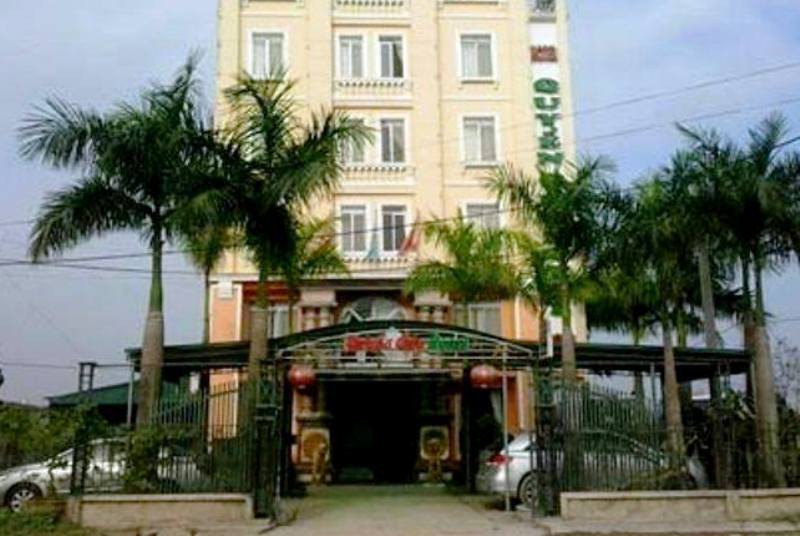 Vụ cô giáo trong nhà nghỉ cùng cán bộ CSGT: Từng là bạn học với nhau - Ảnh 2.