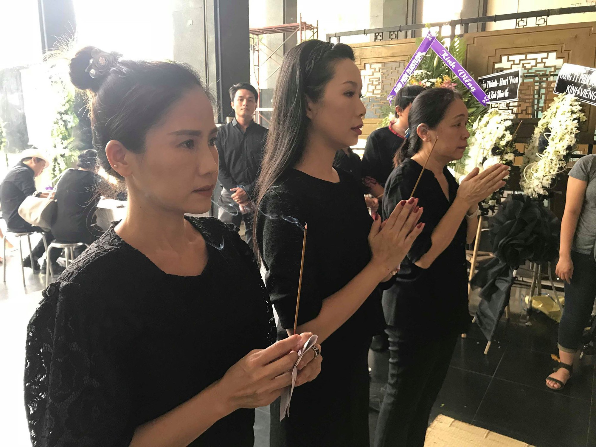 NSƯT Thành Lộc rơi nước mắt tiễn biệt NSƯT Thanh Hoàng - Ảnh 6.