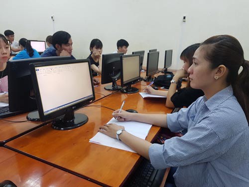 Tiếp sức cho công nhân khó khăn
