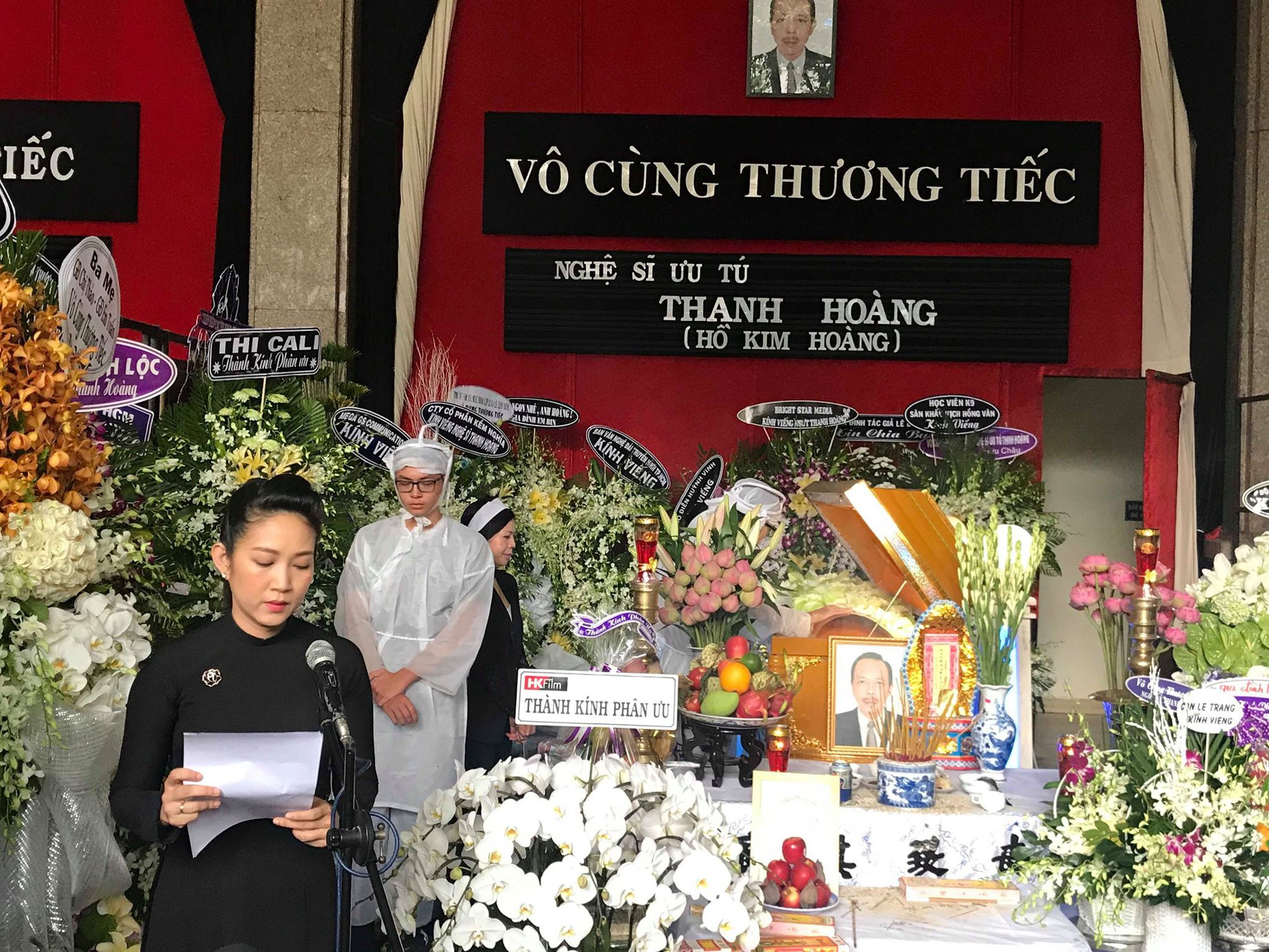 Nghệ sĩ nghẹn ngào tiễn biệt NSƯT Thanh Hoàng