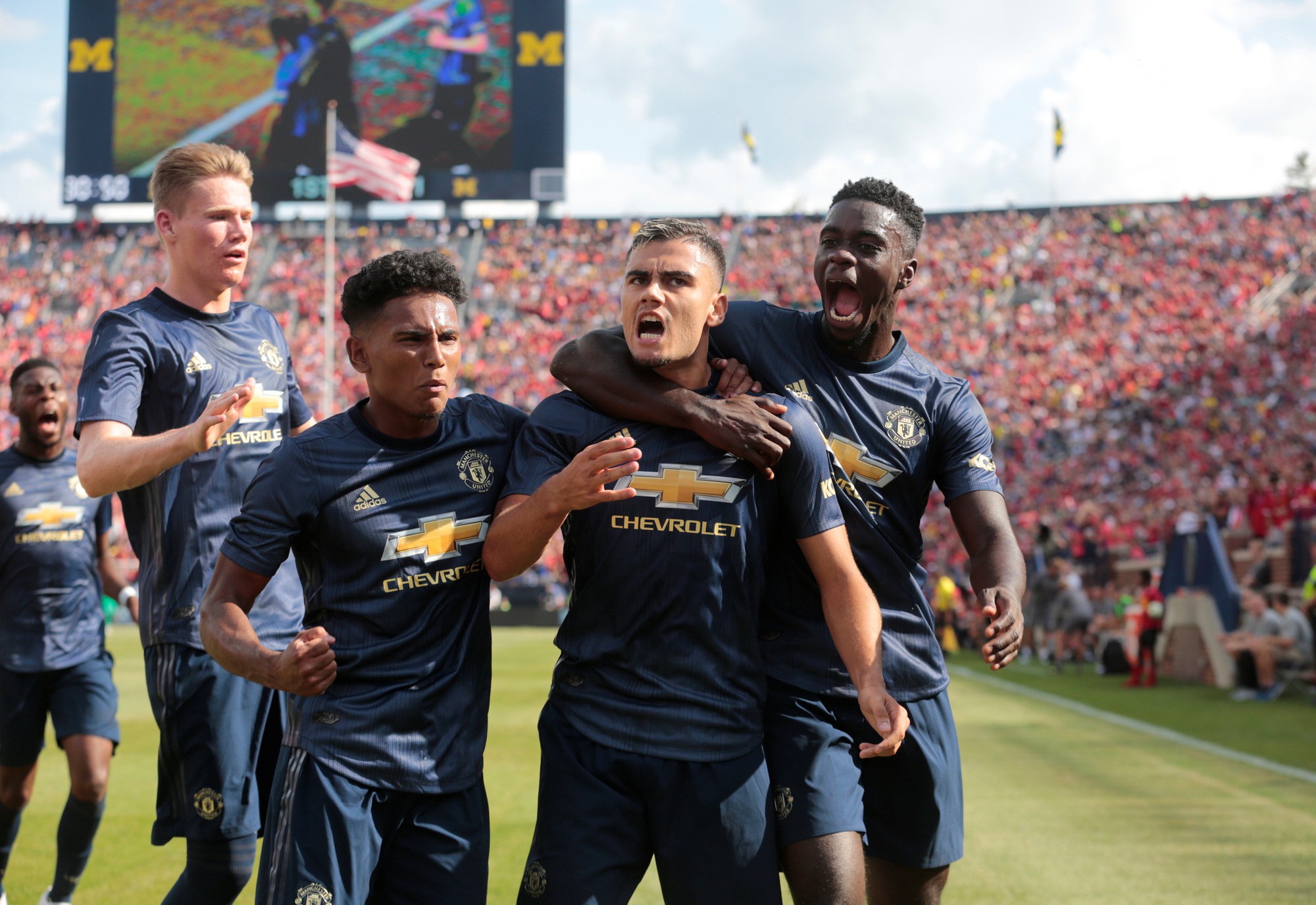 Hàng thủ tệ hại, Man United đại bại trước Liverpool - Ảnh 2.