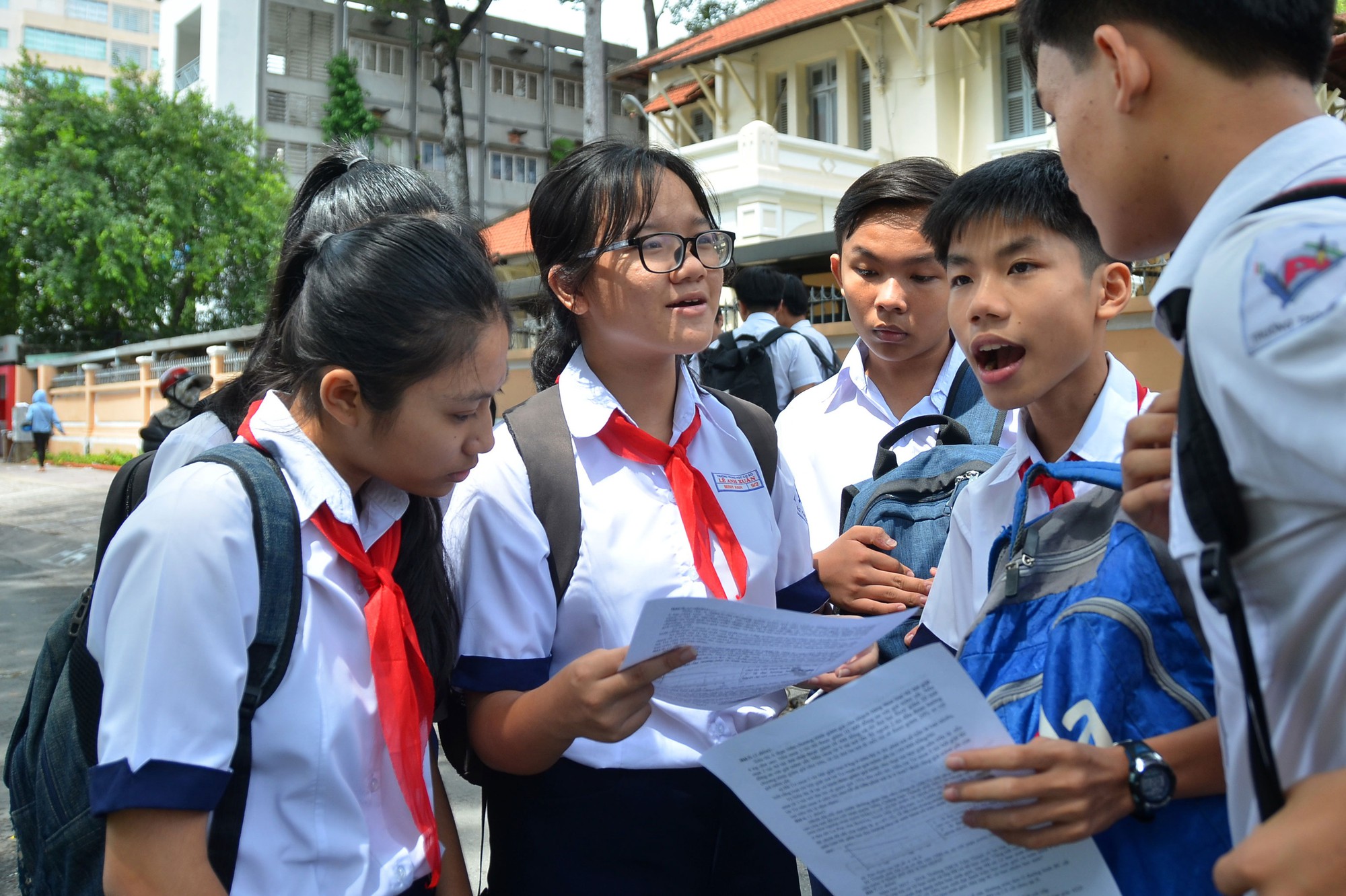 Gần 20.000 học sinh rớt lớp 10 công lập tại TP HCM sẽ đi đâu?