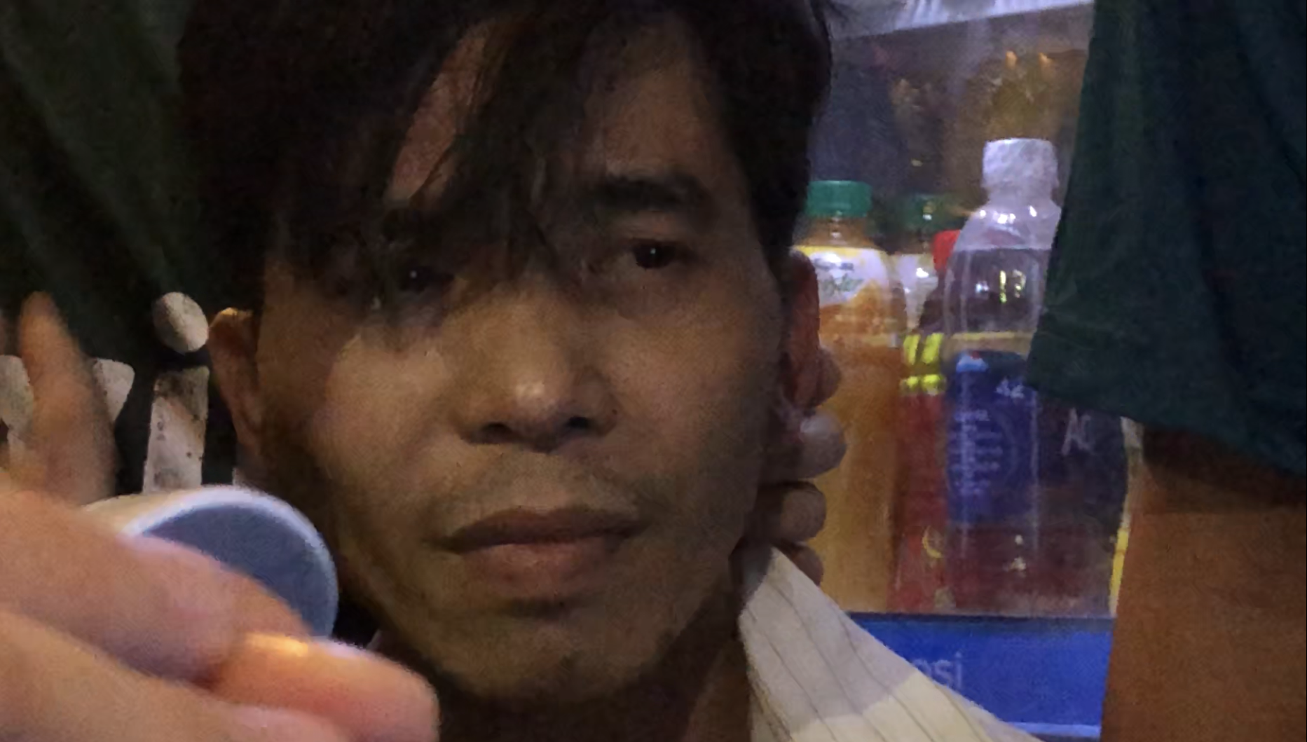 C&ocirc;ng an v&agrave;o qu&aacute;n c&agrave; ph&ecirc;, bắt h&agrave;ng chục người c&aacute; độ World Cup - Ảnh 2.