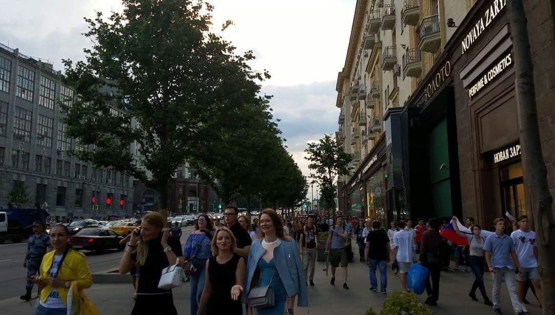 Moscow, ngày về chiến thắng - Ảnh 1.