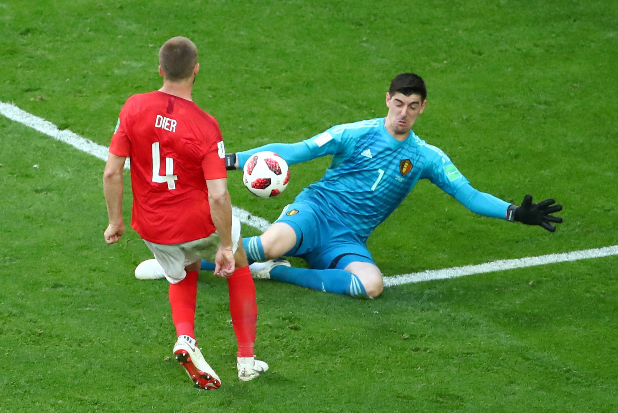 Courtois cầu xin Chelsea để được đến Real Madrid - Ảnh 2.