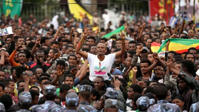 V&igrave; sao một chuy&ecirc;n gia x&acirc;y đập qua đời m&agrave; cả Ethiopia hỗn loạn? - Ảnh 2.