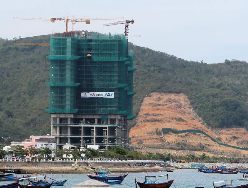 Kỳ lạ chuyện giao "đất vàng" ở Khánh Hòa