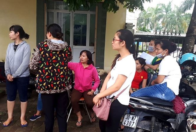 Gần 300 giáo viên mất việc: "Học sinh tôi đã vào biên chế, nói phải có tiền!"