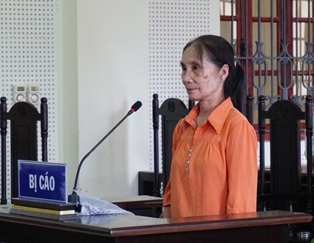 Mưu hèn của cô giáo về hưu đối với học sinh cũ