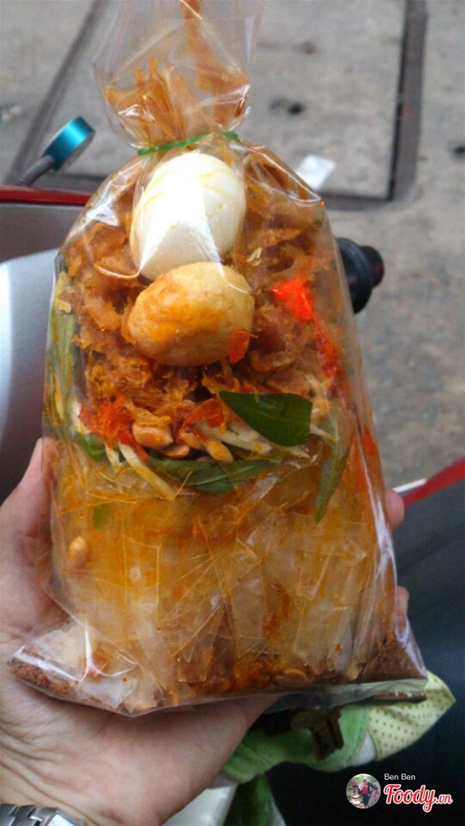 Bịch bánh tráng giá… 10 triệu đồng!