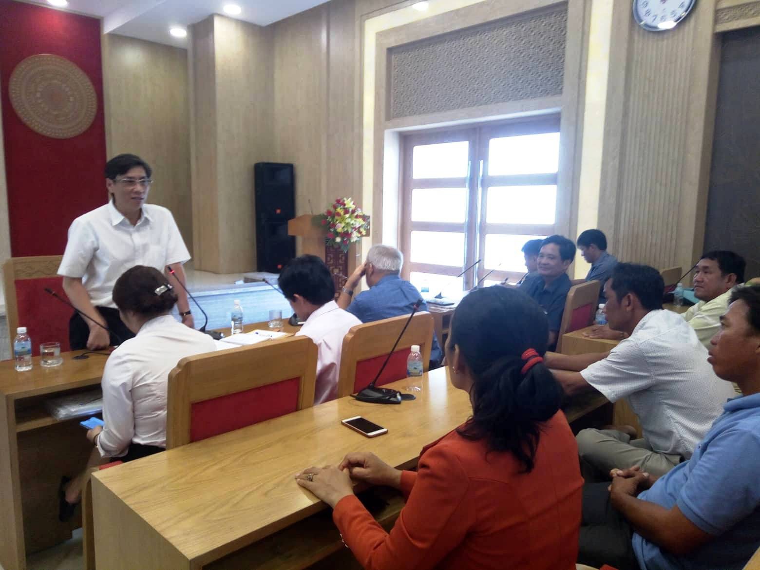 Kh&ocirc;ng được hỗ trợ thiệt hại b&atilde;o số 12, người d&acirc;n l&ecirc;n tỉnh cầu cứu - Ảnh 2.