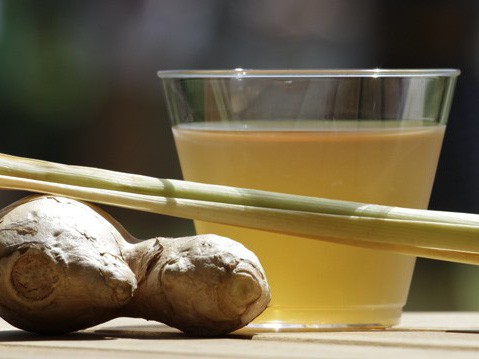 Đủ bệnh vì đường đi làm hay ngập nước?