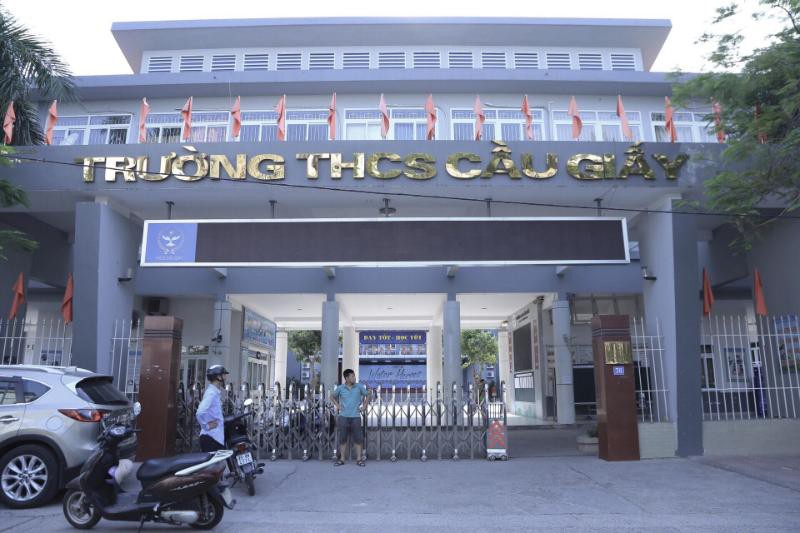 Tăng học phí có giảm lạm thu?