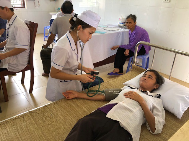Bộ trưởng Nguyễn Thị Kim Tiến l&yacute; giải v&igrave; sao người d&acirc;n vẫn ch&ecirc; y tế cơ sở - Ảnh 3.