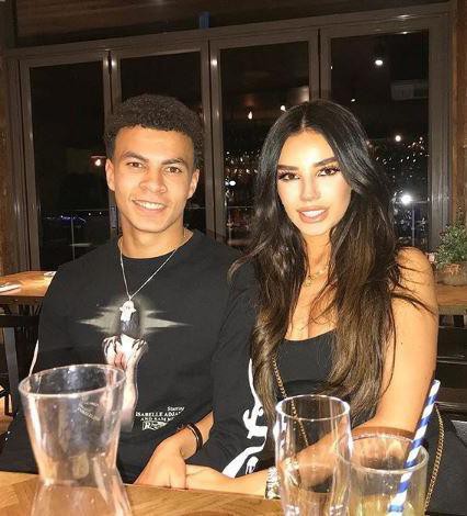 Đọ độ nóng mắt của Wags Thụy Điển và Anh - Ảnh 18.