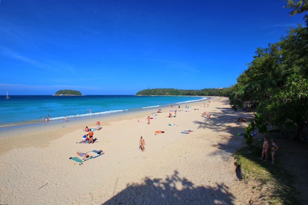 V&igrave; sao đảo Phuket thu h&uacute;t du kh&aacute;ch quốc tế? - Ảnh 1.