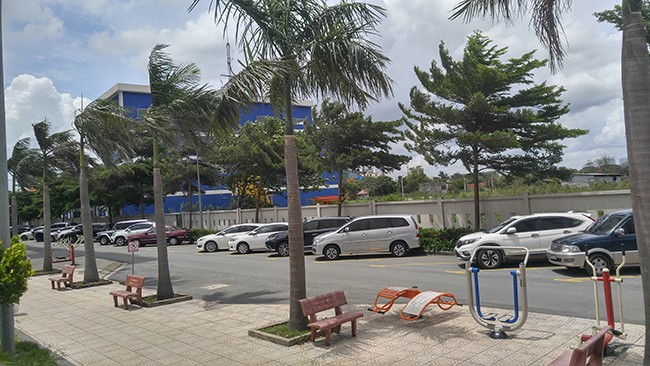 Nhức nhối cảnh mua chung cư kh&ocirc;ng c&oacute; chỗ để xe - Ảnh 1.