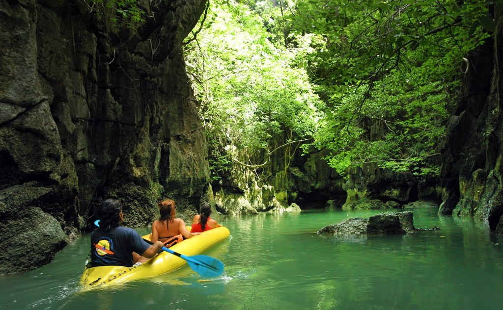 V&igrave; sao đảo Phuket thu h&uacute;t du kh&aacute;ch quốc tế? - Ảnh 4.