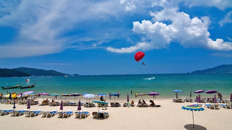 Vì sao đảo Phuket thu hút du khách quốc tế?