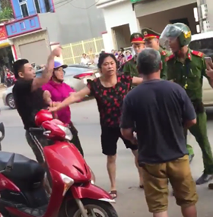 X&aacute;c minh bất ngờ về thanh ni&ecirc;n n&oacute;i: &ldquo;B&aacute;c tao l&agrave; trưởng C&ocirc;ng an TP&rdquo; - Ảnh 3.