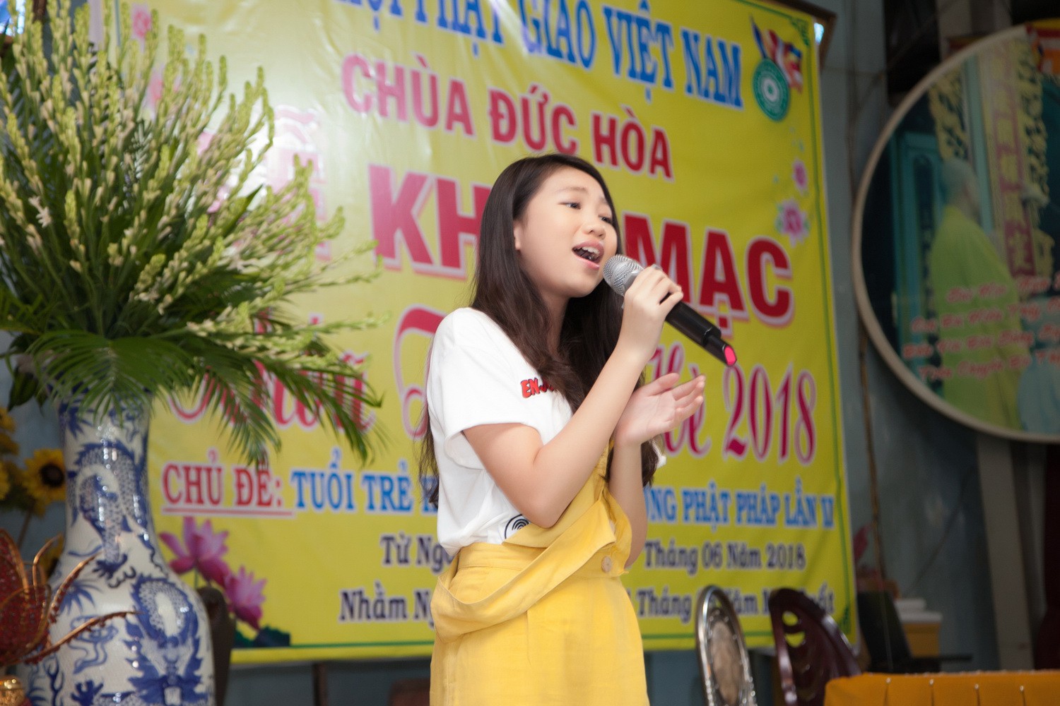 Tranh c&atilde;i vụ Hoa hậu Ho&agrave;n vũ nh&iacute; 2018 Ngọc Lan Vy tất bật với showbiz - Ảnh 1.