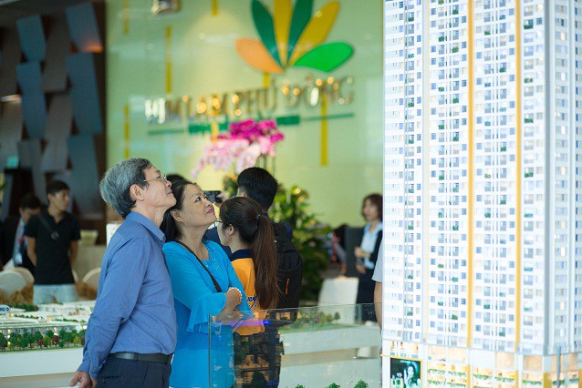 Nghịch l&yacute; thị trường căn hộ: Sức mua giảm, gi&aacute; vẫn leo thang - Ảnh 1.