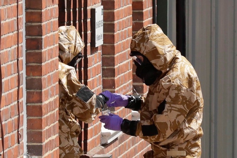 Nạn nhân Anh nhiễm chất độc thần kinh Novichok qua đời