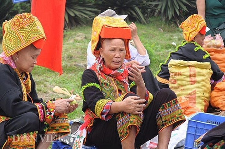 Độc đáo chợ phiên vùng cao Mẫu Sơn - Ảnh 2.