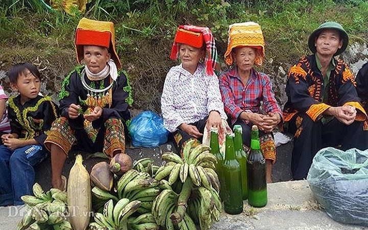 Độc đáo chợ phiên vùng cao Mẫu Sơn