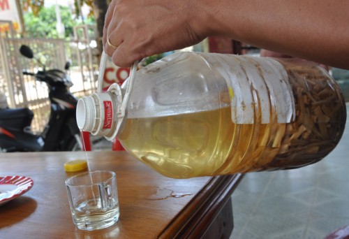 Sau tiệc rượu tại nhà, người chết, người nguy kịch