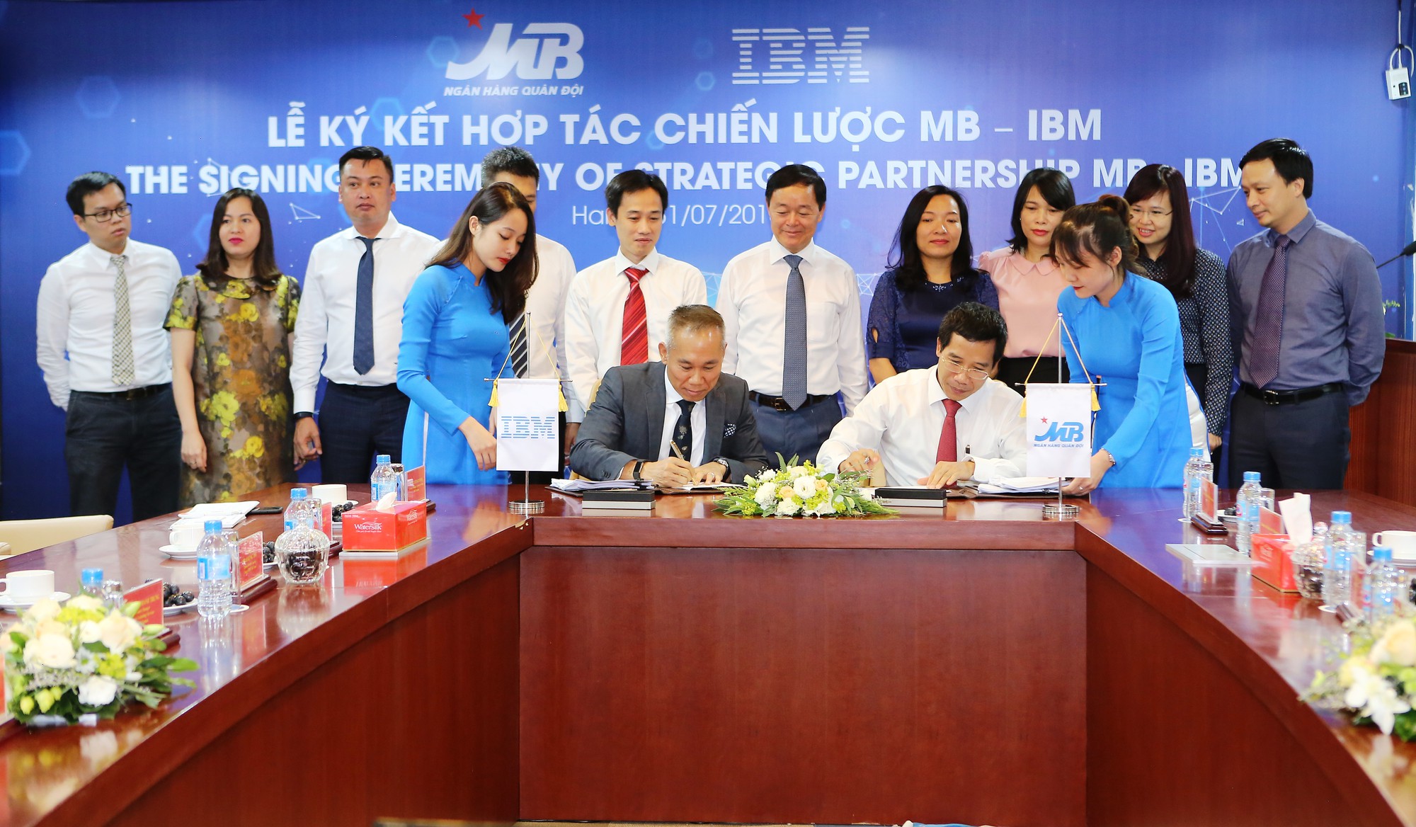 Ngân hàng TMCP Quân Đội ký kết thỏa thuận hợp tác chiến lược với Tập đoàn IBM - Ảnh 1.