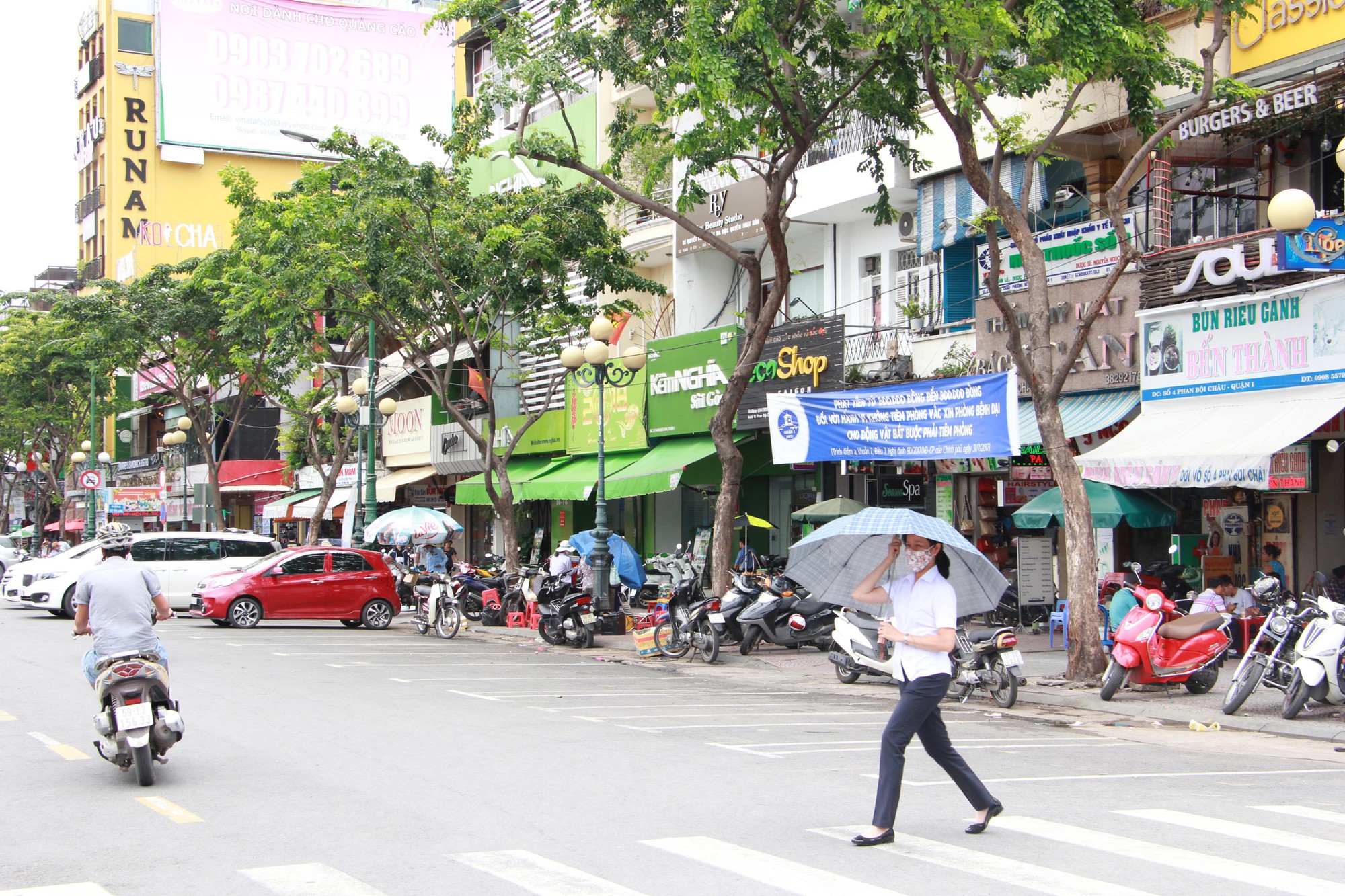 Trung tâm TP HCM đâu thiếu chỗ đậu ôtô!