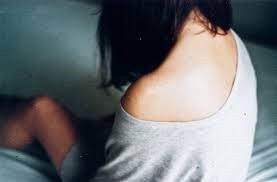 Cô gái bấn loạn vì hình ảnh "mất kiểm soát" với người tình lớn tuổi