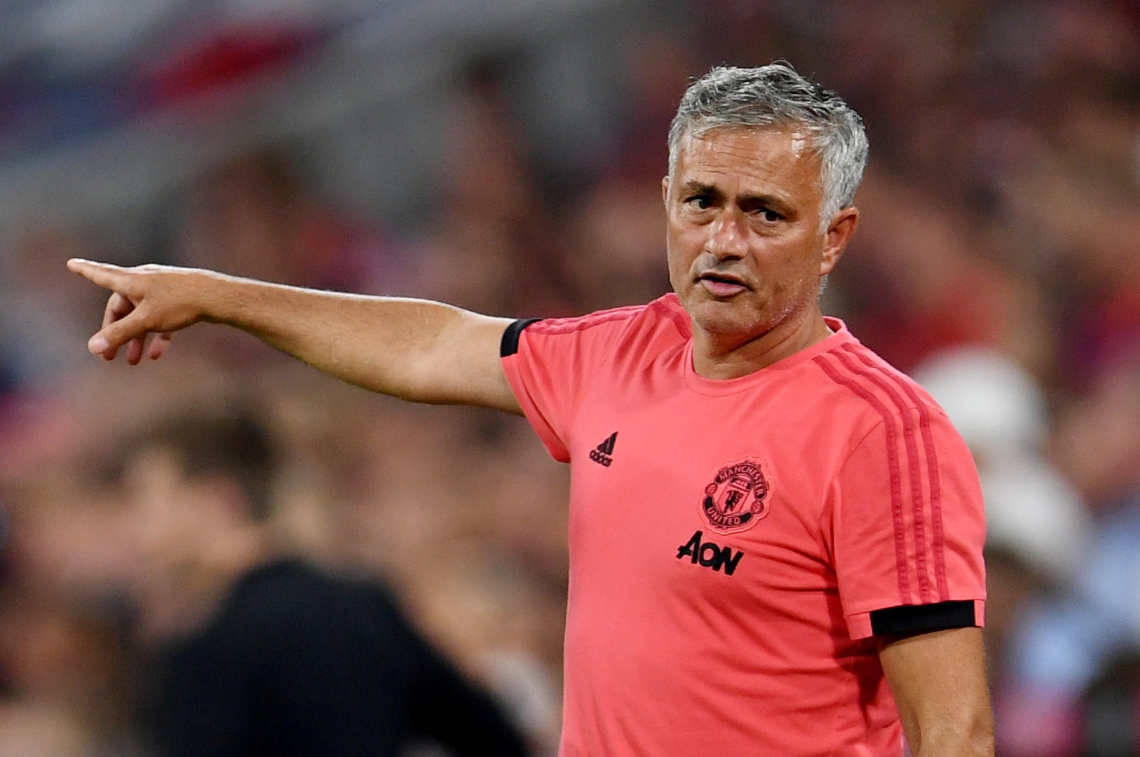 Man United tuyển quân thất bại, Mourinho thất vọng não nề