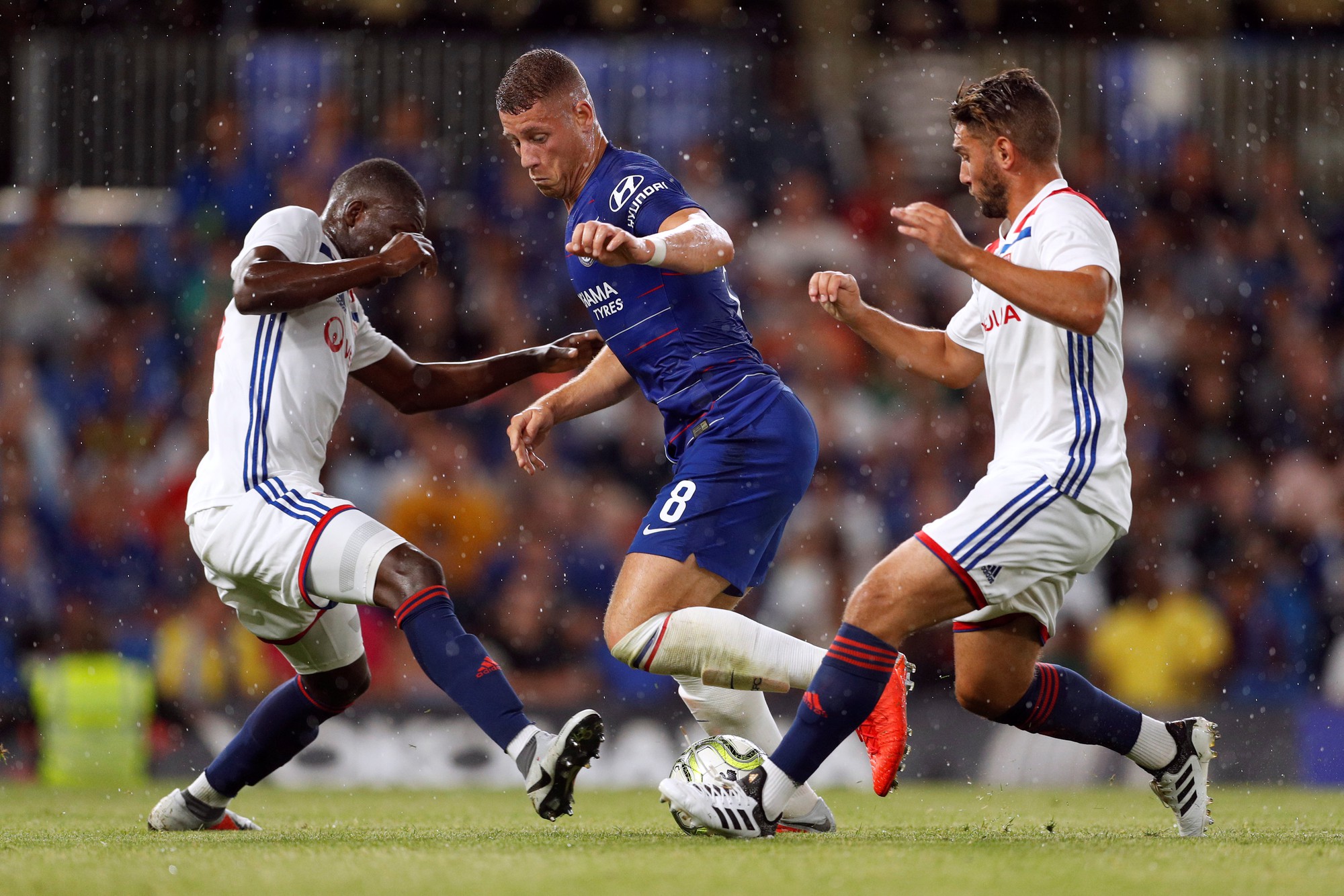 Soi kèo Newcastle - Tottenham, Huddersfield - Chelsea
