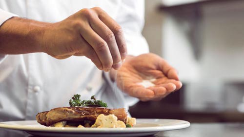 Huyết áp cao nhưng thích ăn mặn, phải làm sao?