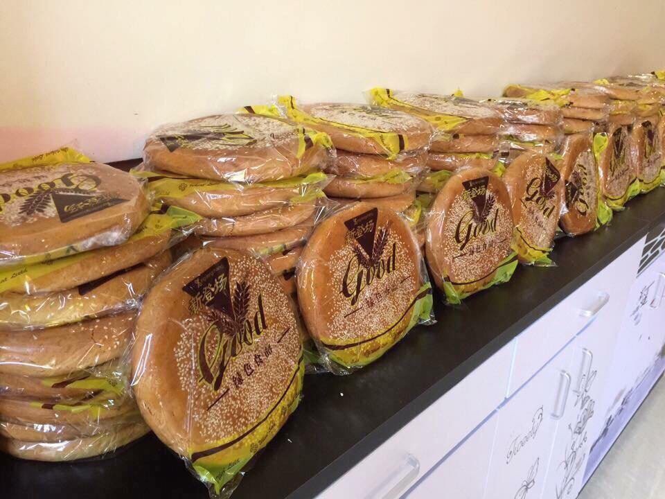 Bánh trung thu 'khổng lồ' gắn mác Hồng Kông