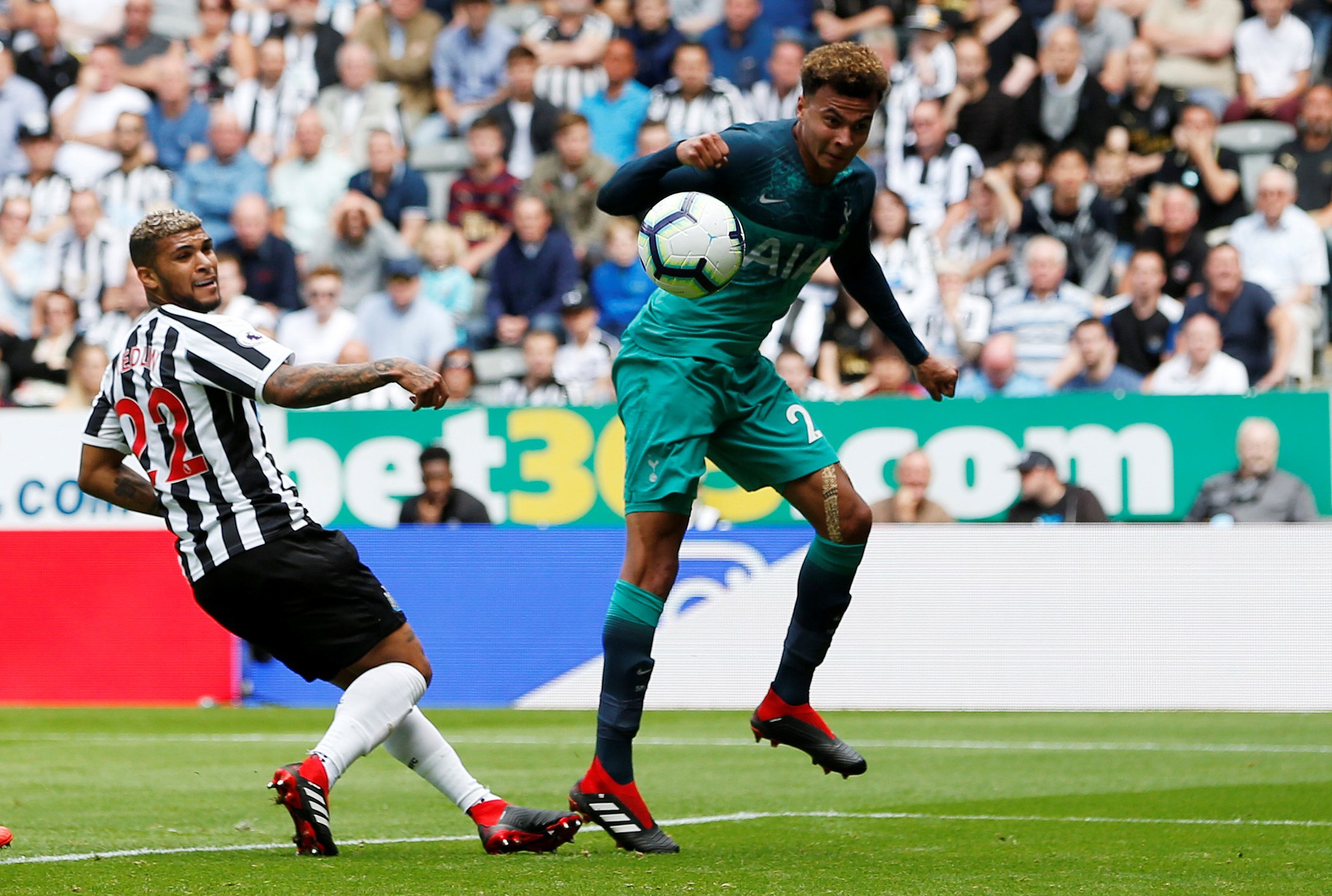 Ba pha đ&aacute;nh đầu, Tottenham hạ gục chủ nh&agrave; Newcastle - Ảnh 4.