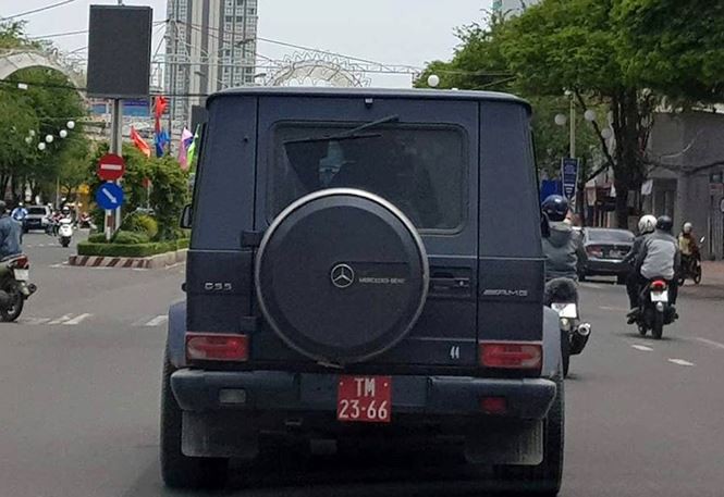 "Siêu xe" gắn biển số giả của quân đội "chạy cho oai"?!