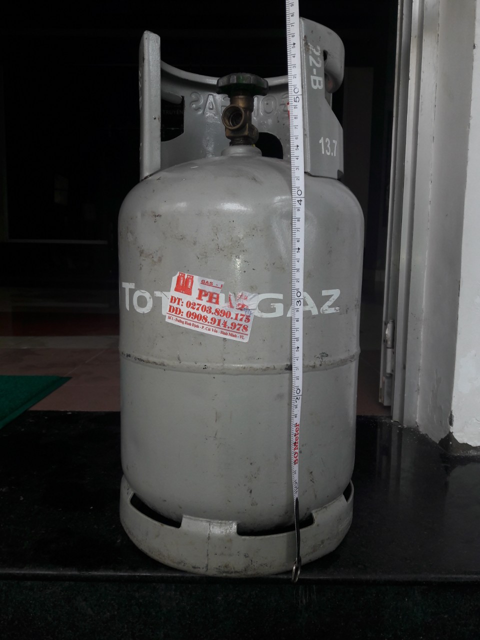 Kẻ ng&aacute;o đ&aacute; chở b&igrave;nh gas x&ocirc;ng v&agrave;o VTV Cần Thơ định tự tử - Ảnh 2.
