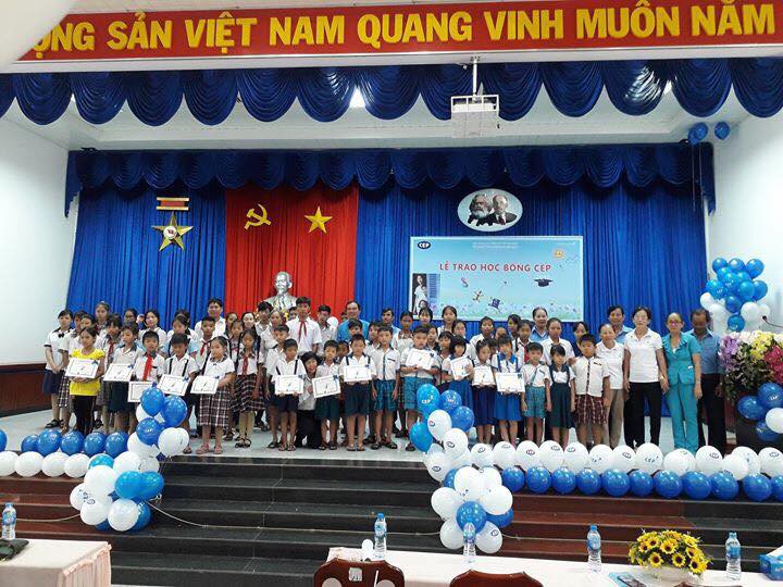 CEP gi&uacute;p con th&agrave;nh vi&ecirc;n ngh&egrave;o đến lớp - Ảnh 1.