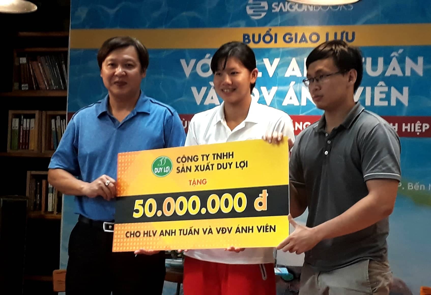 Thầy tr&ograve; &Aacute;nh Vi&ecirc;n nhận 300 triệu đồng trước thềm ASIAD - Ảnh 4.