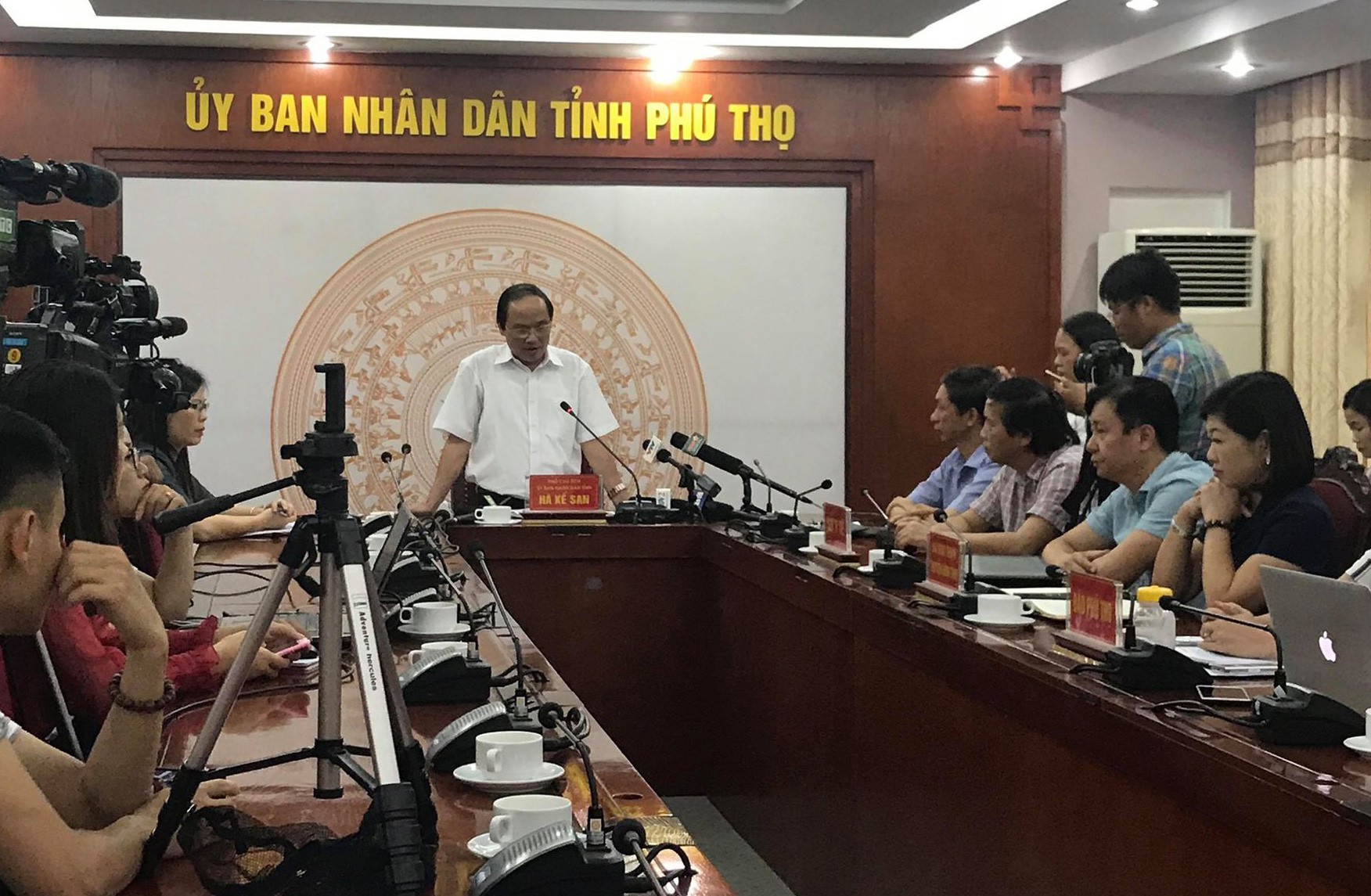 Vụ nghi nhiễm HIV do d&ugrave;ng chung kim ti&ecirc;m: Ph&aacute;t hiện 42 người nhiễm HIV - Ảnh 2.